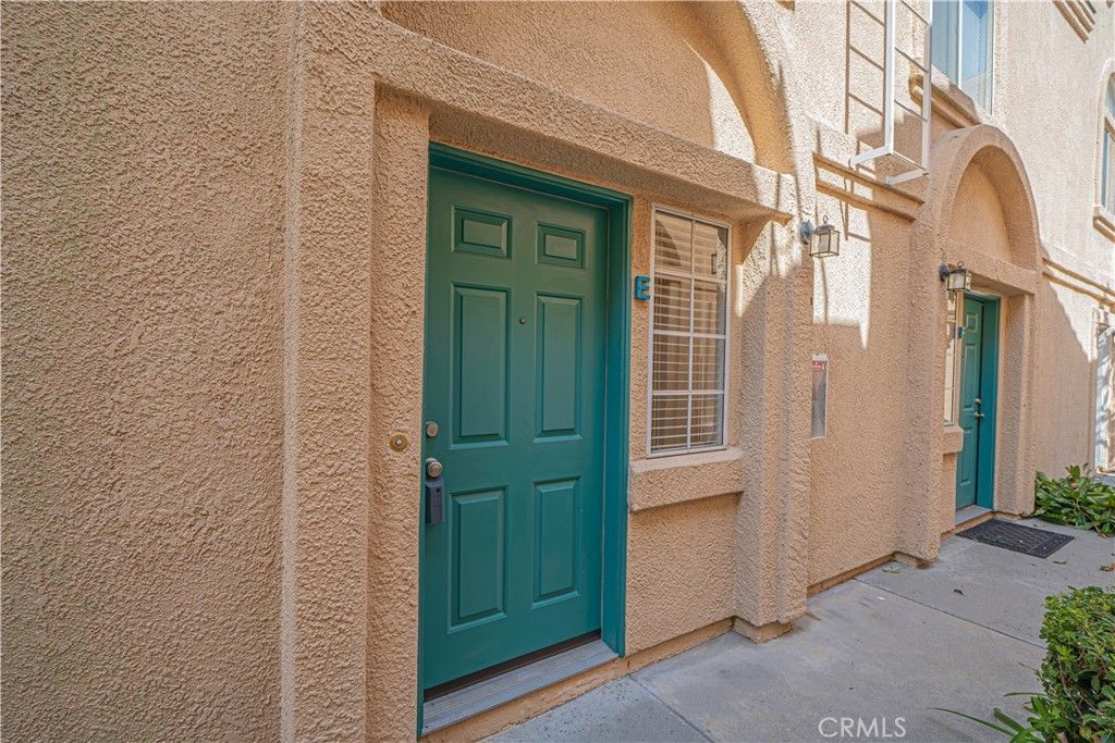 18834 Vista Del Canon E, Newhall, CA 91321