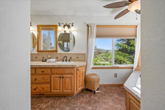 23188 Cottage Hill Dr, Grass Valley, CA 95949