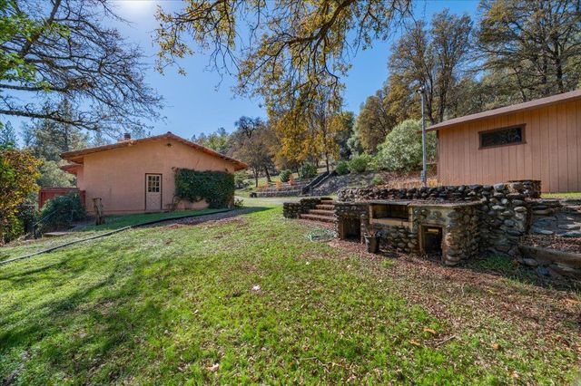 23188 Cottage Hill Dr, Grass Valley, CA 95949