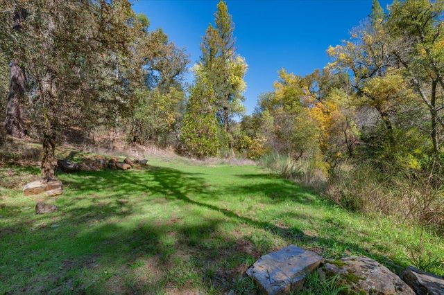 23188 Cottage Hill Dr, Grass Valley, CA 95949