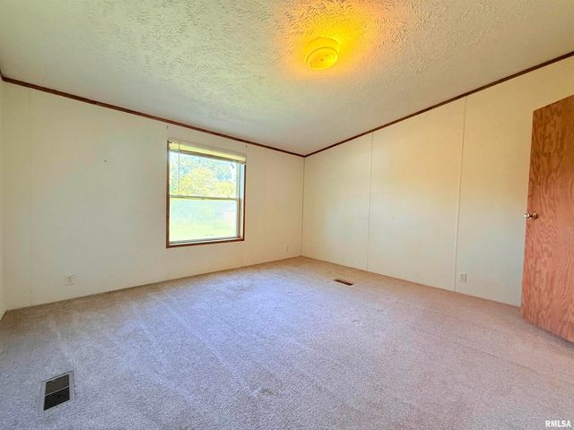 125 Beech Hollow Road, Harrisburg, IL 62946