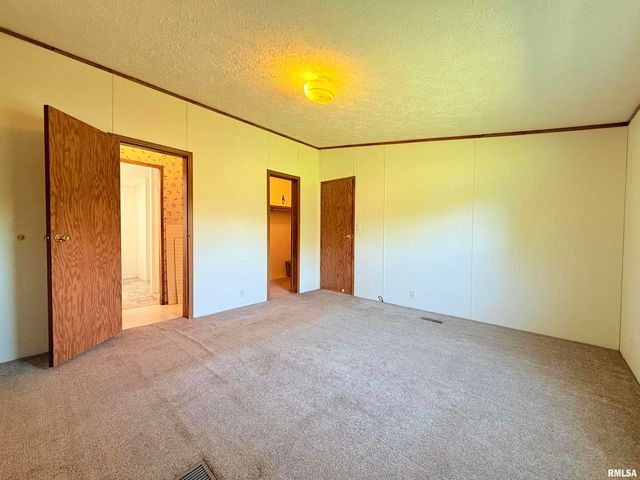 125 Beech Hollow Road, Harrisburg, IL 62946