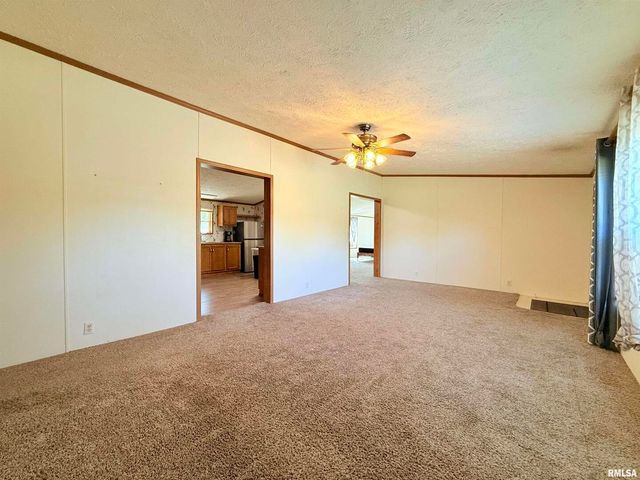 125 Beech Hollow Road, Harrisburg, IL 62946