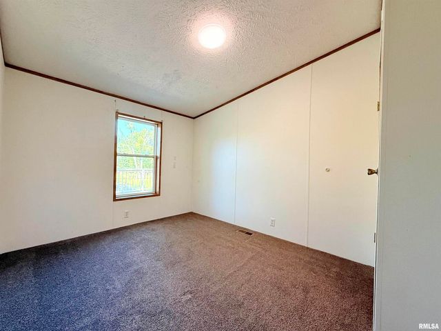 125 Beech Hollow Road, Harrisburg, IL 62946