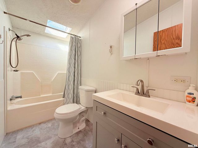 125 Beech Hollow Road, Harrisburg, IL 62946