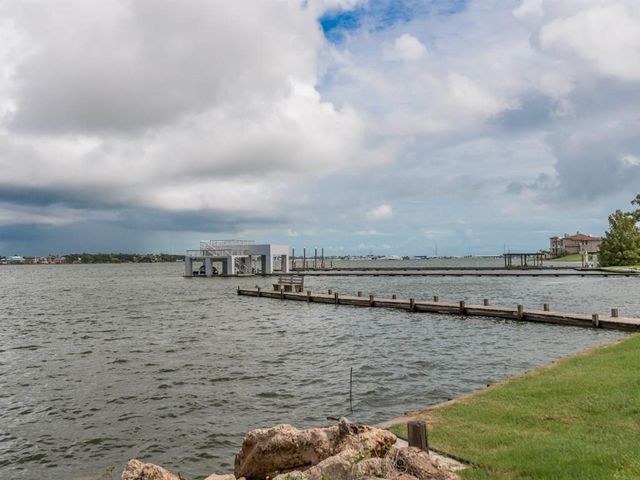 1819 Cove Park Drive 6, League City, TX 77573