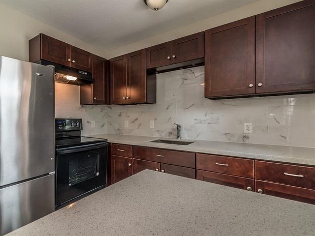 1819 Cove Park Drive 6, League City, TX 77573