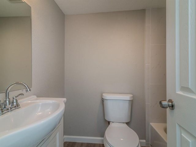 1819 Cove Park Drive 6, League City, TX 77573