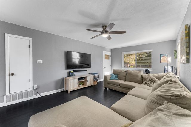 1429 Crestridge Drive, Mesquite, TX 75149