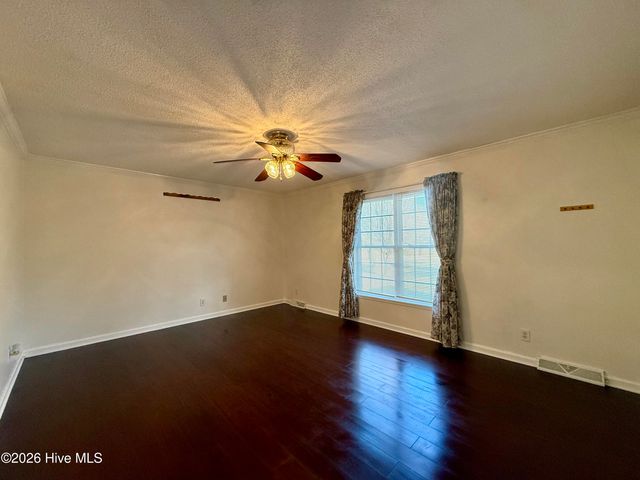 1045 Mascot Lane, Williamston, NC 27892