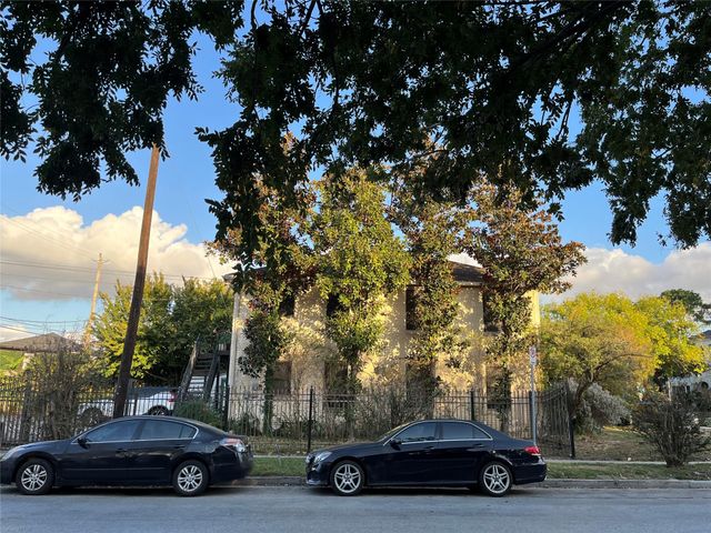 1540 Hawthorne Street 4, Houston, TX 77006