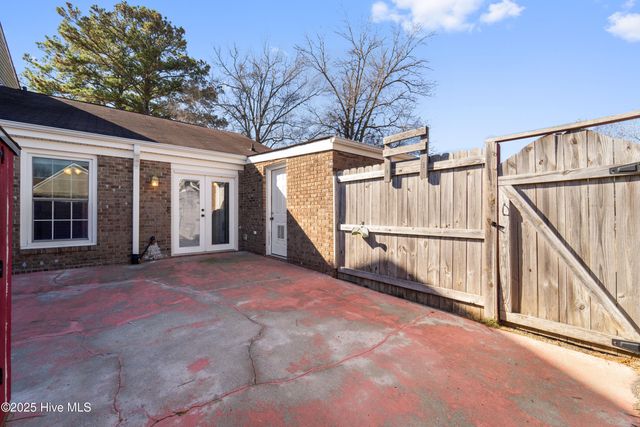 114 Princess Place, Jacksonville, NC 28546