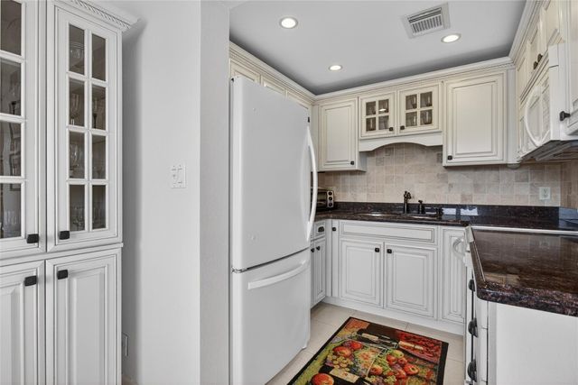 1001 N Riverside Drive 305, Pompano Beach, FL 33062