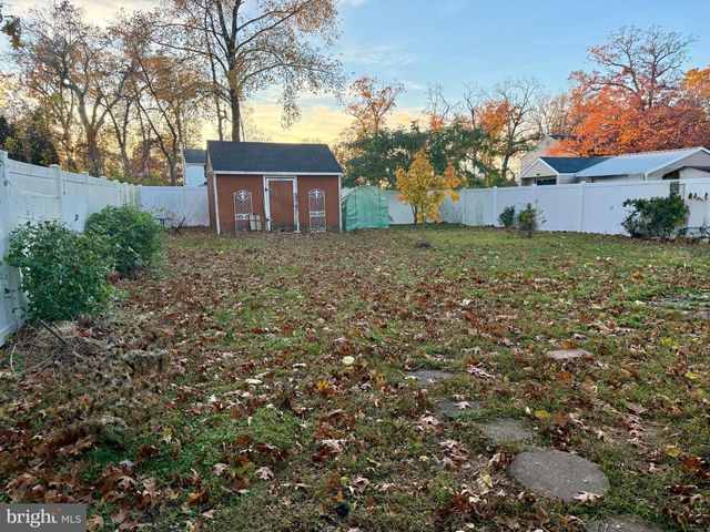 4 PINE LN, Hainesport, NJ 08036