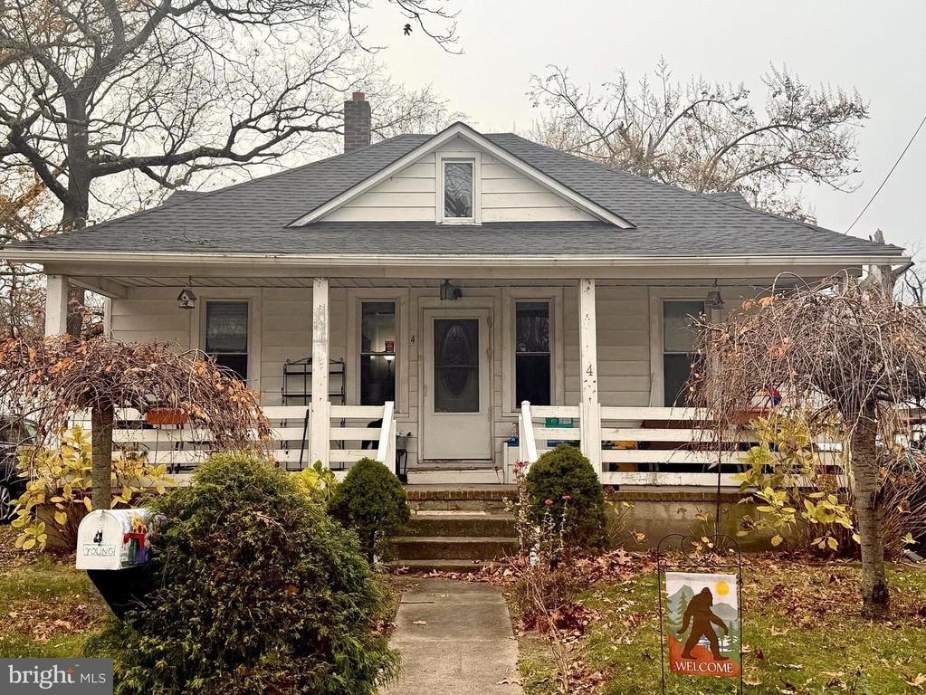 4 PINE LN, Hainesport, NJ 08036