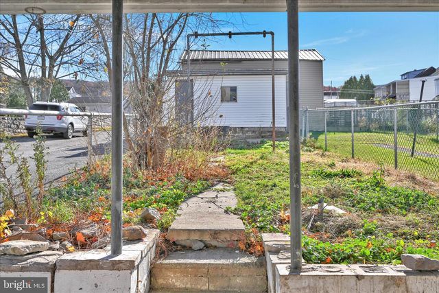 520 E 5TH ST, Mt Carmel, PA 17851