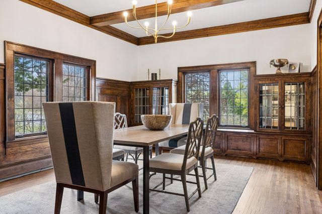 2204 W Lake Of The Isles Parkway, Minneapolis, MN 55405