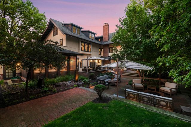 2204 W Lake Of The Isles Parkway, Minneapolis, MN 55405