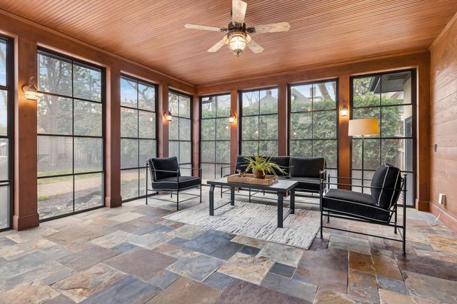 2204 W Lake Of The Isles Parkway, Minneapolis, MN 55405