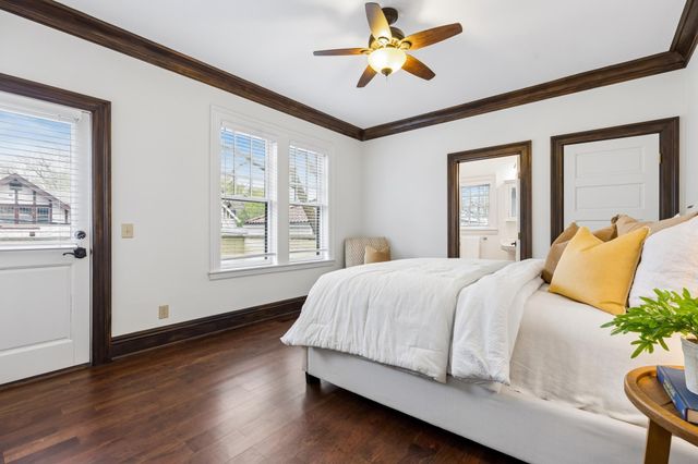 2204 W Lake Of The Isles Parkway, Minneapolis, MN 55405