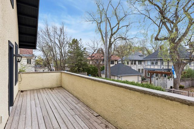 2204 W Lake Of The Isles Parkway, Minneapolis, MN 55405