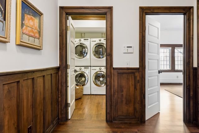 2204 W Lake Of The Isles Parkway, Minneapolis, MN 55405