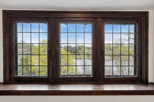 2204 W Lake Of The Isles Parkway, Minneapolis, MN 55405