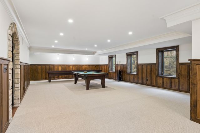 2204 W Lake Of The Isles Parkway, Minneapolis, MN 55405