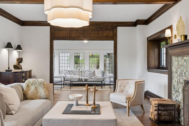 2204 W Lake Of The Isles Parkway, Minneapolis, MN 55405