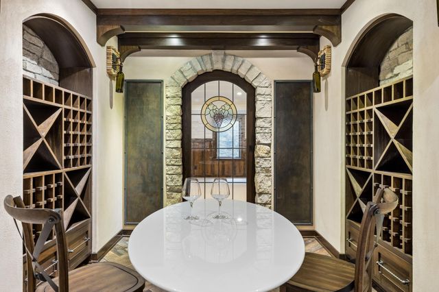 2204 W Lake Of The Isles Parkway, Minneapolis, MN 55405