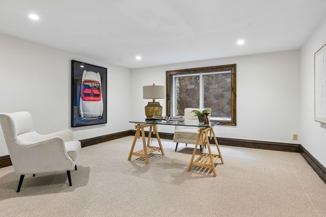 2204 W Lake Of The Isles Parkway, Minneapolis, MN 55405