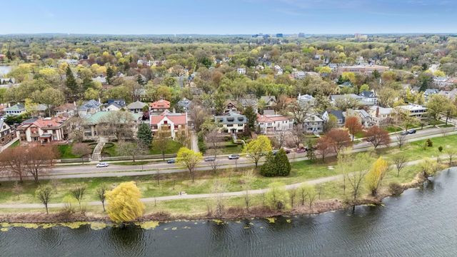 2204 W Lake Of The Isles Parkway, Minneapolis, MN 55405