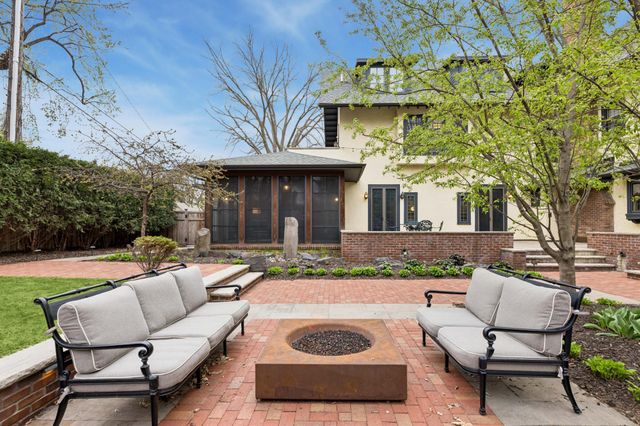 2204 W Lake Of The Isles Parkway, Minneapolis, MN 55405