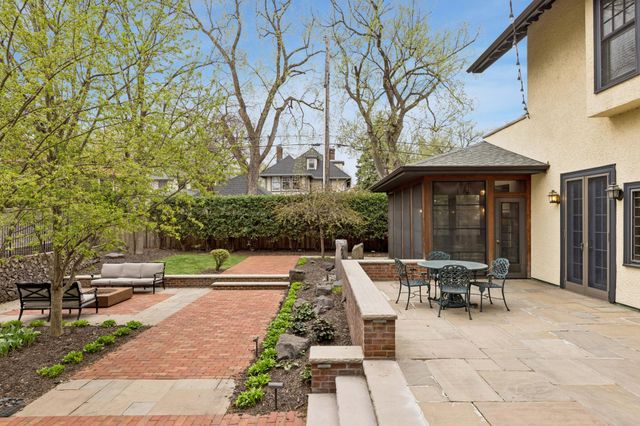 2204 W Lake Of The Isles Parkway, Minneapolis, MN 55405