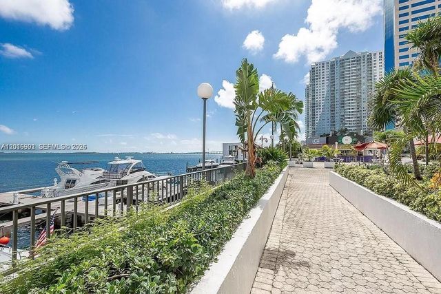 825 Brickell Bay Dr 2050, Miami, FL 33131