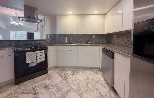 825 Brickell Bay Dr 2050, Miami, FL 33131