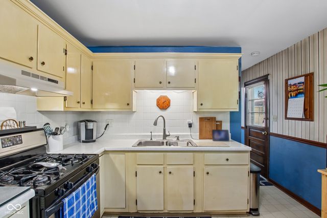 9913 E 24th Street, Indianapolis, IN 46229