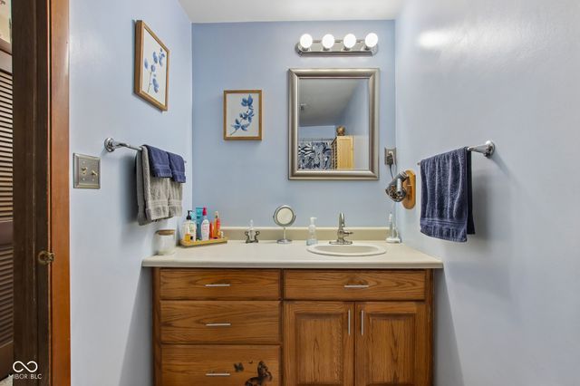 9913 E 24th Street, Indianapolis, IN 46229