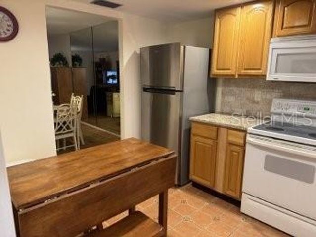 3124 LAKE BAYSHORE DRIVE 219, Bradenton, FL 34205