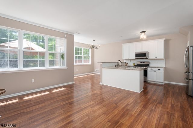 8 Scarlet Oak Dr, Montgomery Twp., NJ 08540