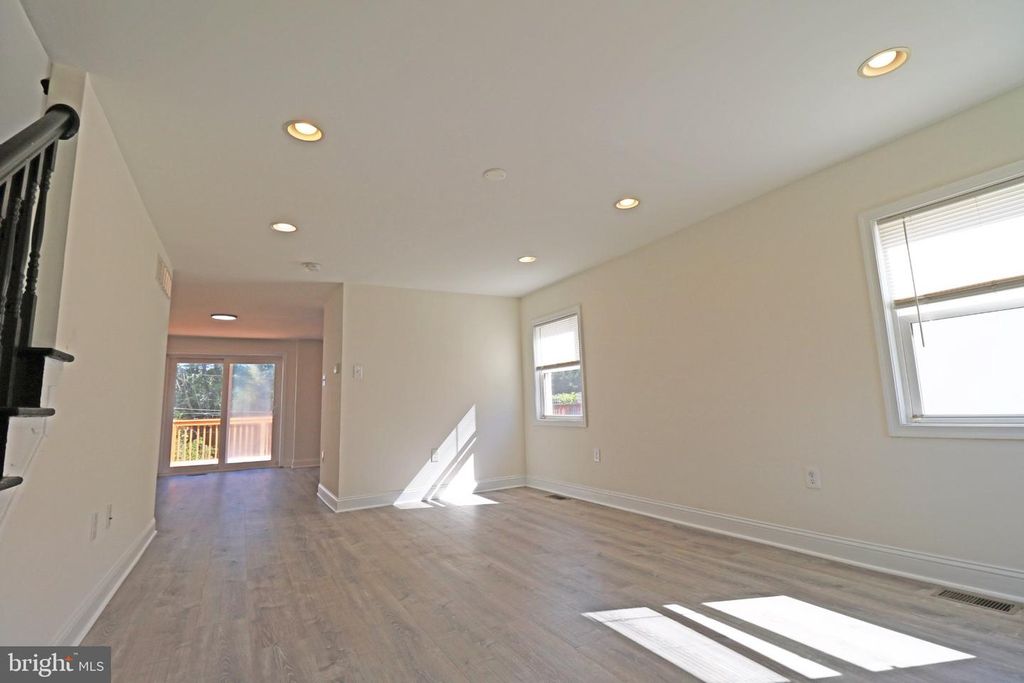 186 CRUM CREEK DR, WOODLYN, PA 19094 — photo 4