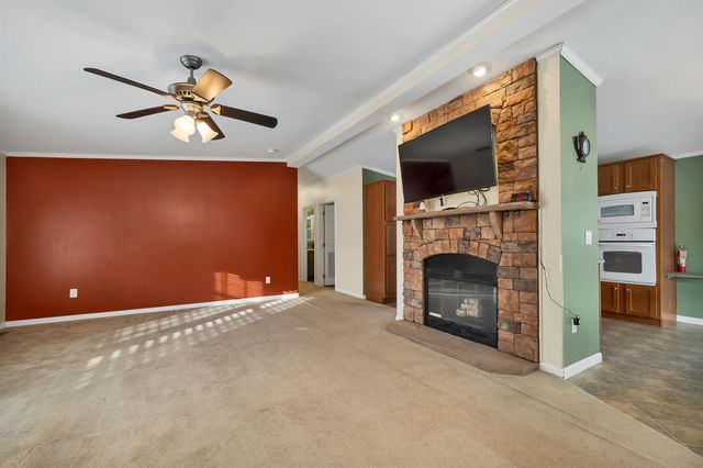 71 Caddy Drive, Salem, NH 03079