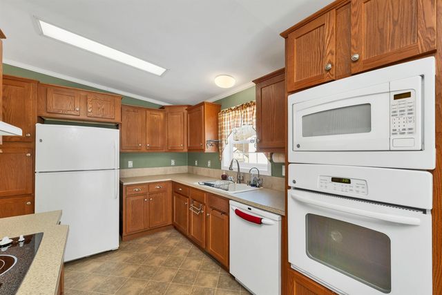 71 Caddy Drive, Salem, NH 03079