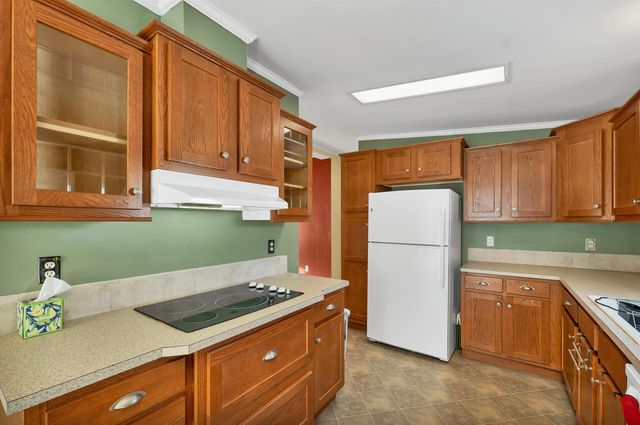 71 Caddy Drive, Salem, NH 03079