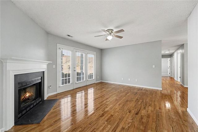 7137 Friendly Avenue C, Greensboro, NC 27410
