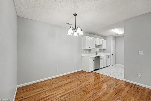 7137 Friendly Avenue C, Greensboro, NC 27410