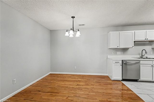 7137 Friendly Avenue C, Greensboro, NC 27410