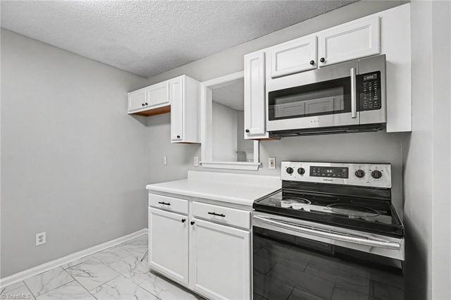 7137 Friendly Avenue C, Greensboro, NC 27410