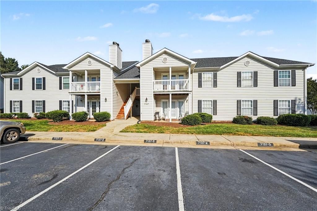7137 Friendly Avenue C, Greensboro, NC 27410