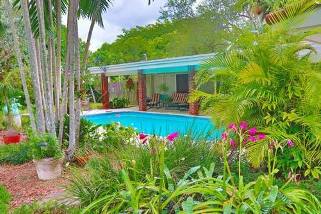 7850 SW 160th Street, Palmetto Bay, FL 33157